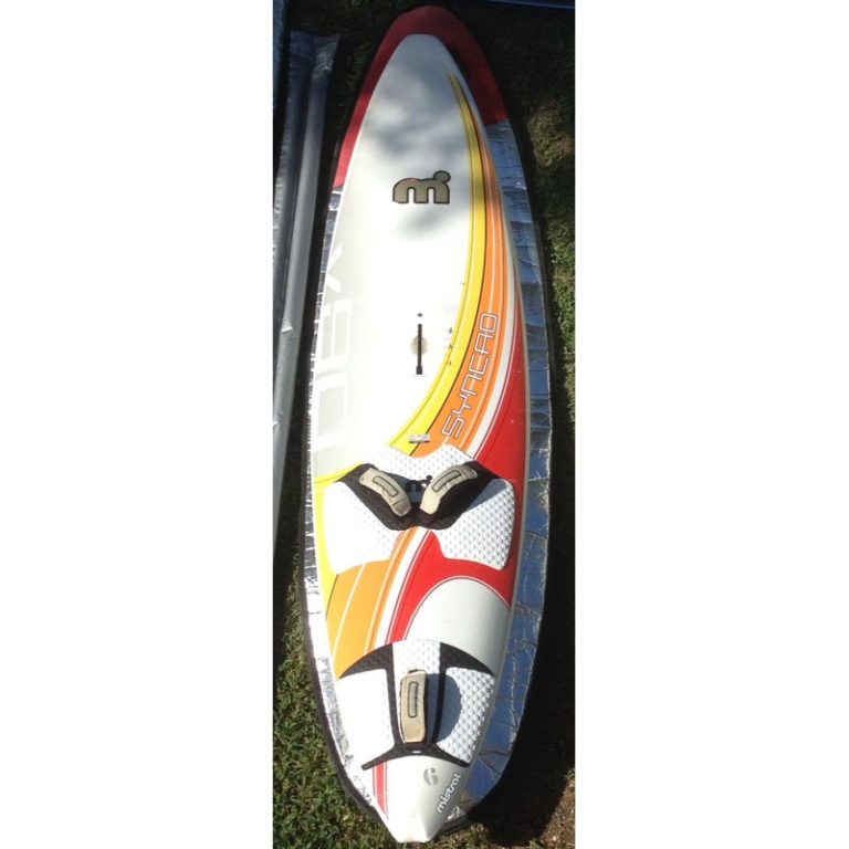 Tabla de Windsurf de segunda mano Mistral Syncro 90 Litros Sailboards